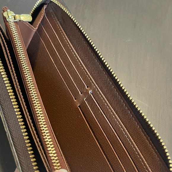 Louis Vuitton Zippy Wallet - Brown Monogram - Picture 13 of 14